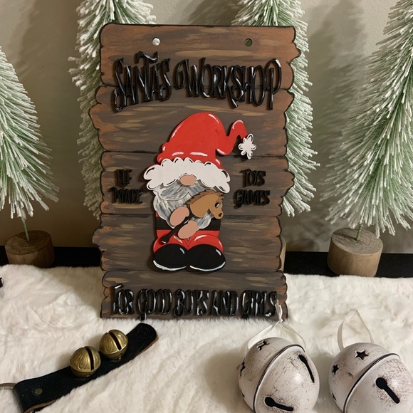 Santa’s workshop sign - Picture 3 of 3